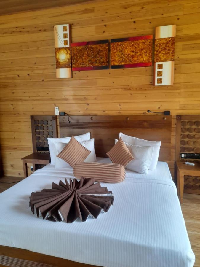 Aloft Grand Hotel Ела Екстериор снимка