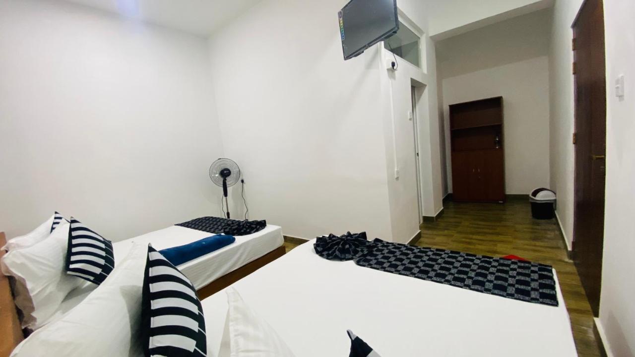 Aloft Grand Hotel Ела Екстериор снимка