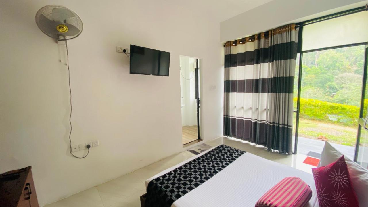 Aloft Grand Hotel Ела Екстериор снимка