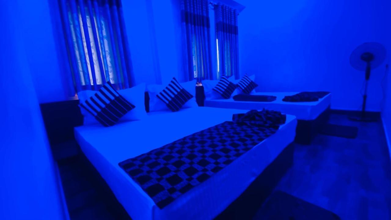 Aloft Grand Hotel Ела Екстериор снимка